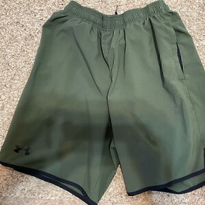 Under Armour Womens HeatGear Green Small Athletic Shorts